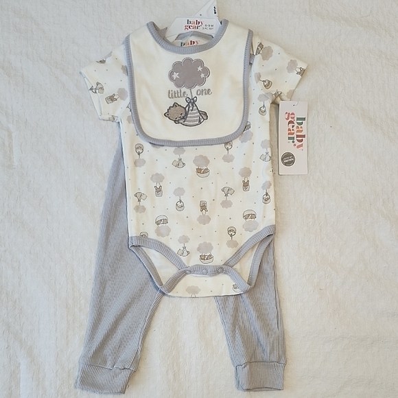 Baby Gear Other - Baby Gear Gray and White Bodysuit Set